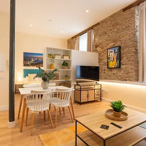 https://arenal-beach-by-ele-apartments.hotelsinnerja.org