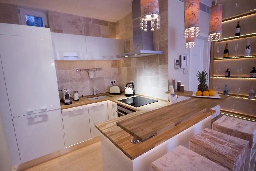 Design Suites Palma Apartment